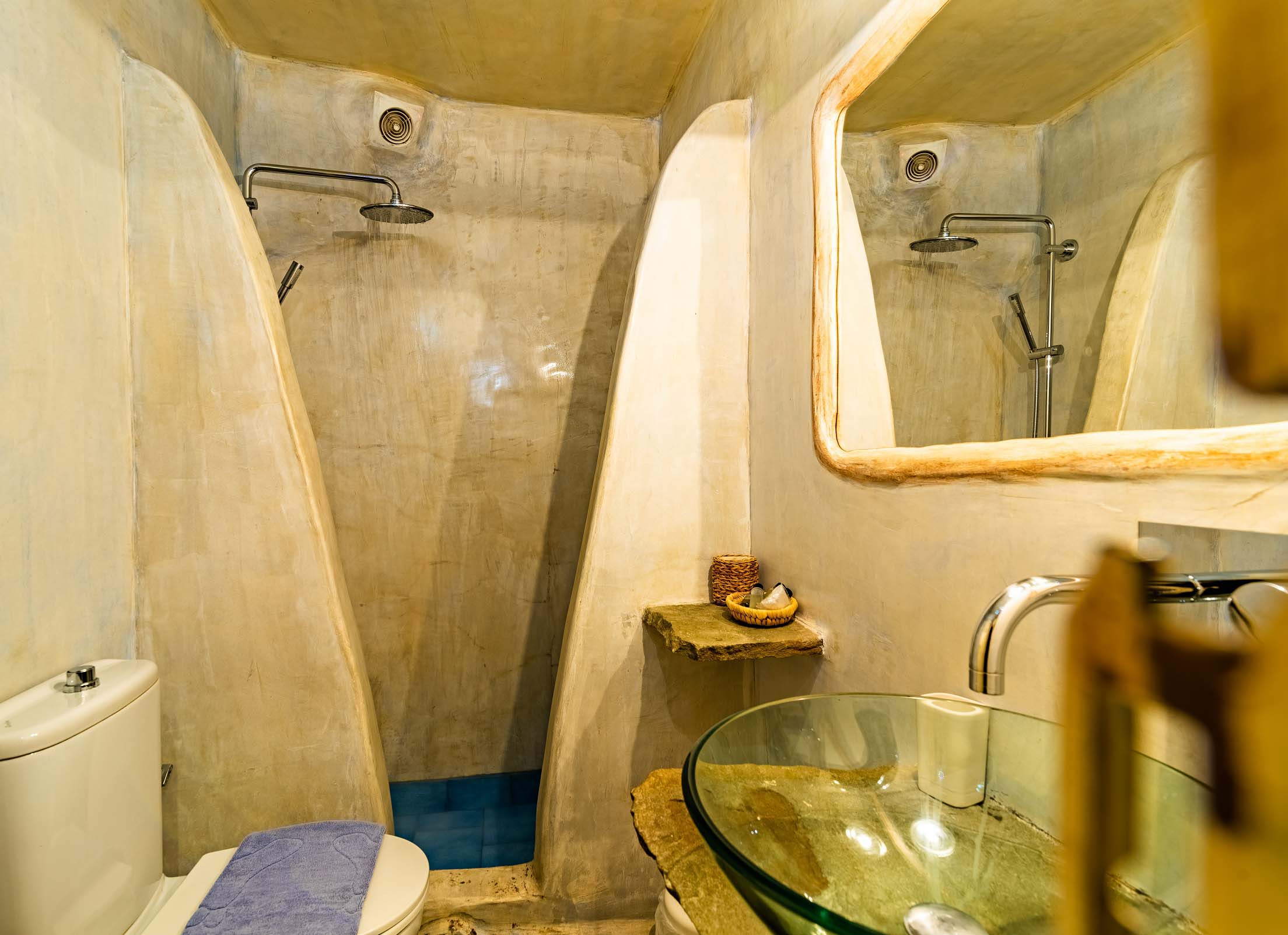 BATHHROOM