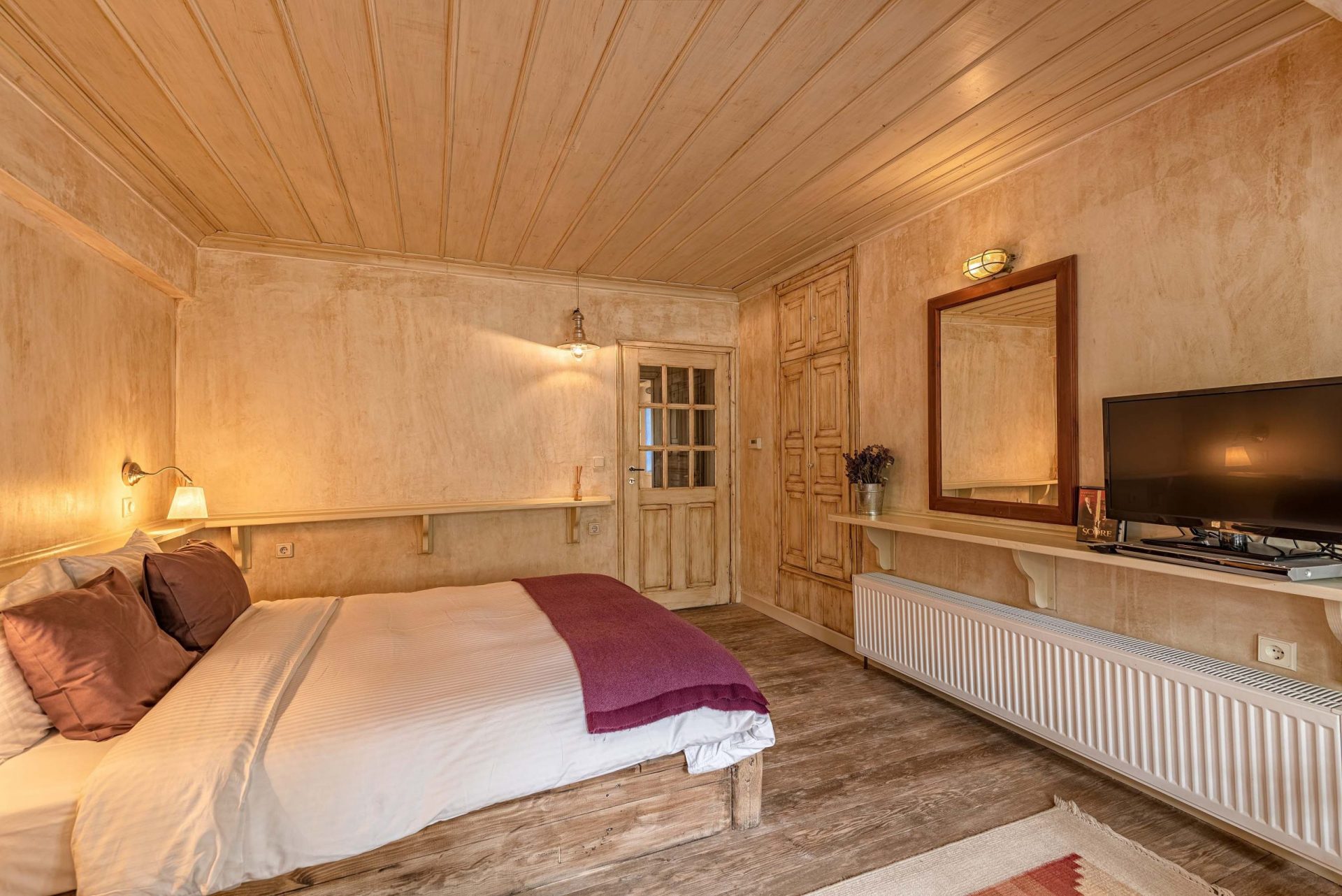 BEDROOM2