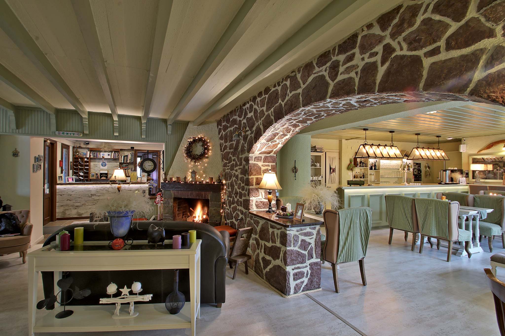 BEST lounge-fireplace-skamnos