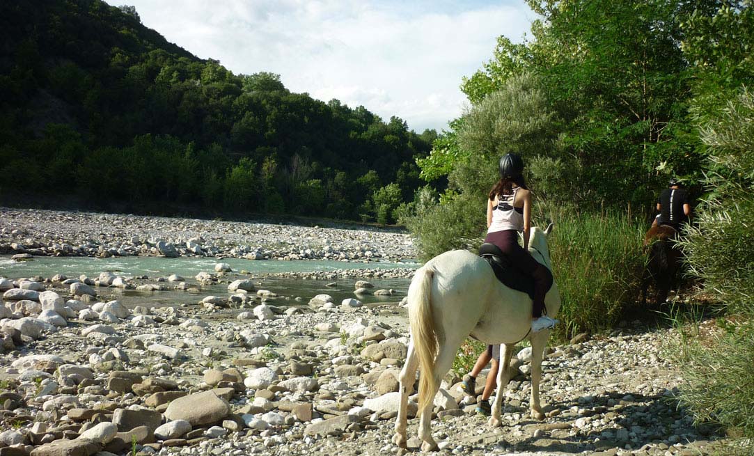 HORSE RIDING arachthos