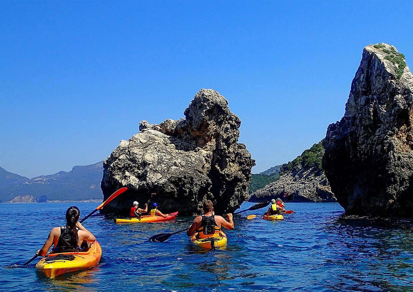 KAYAKS