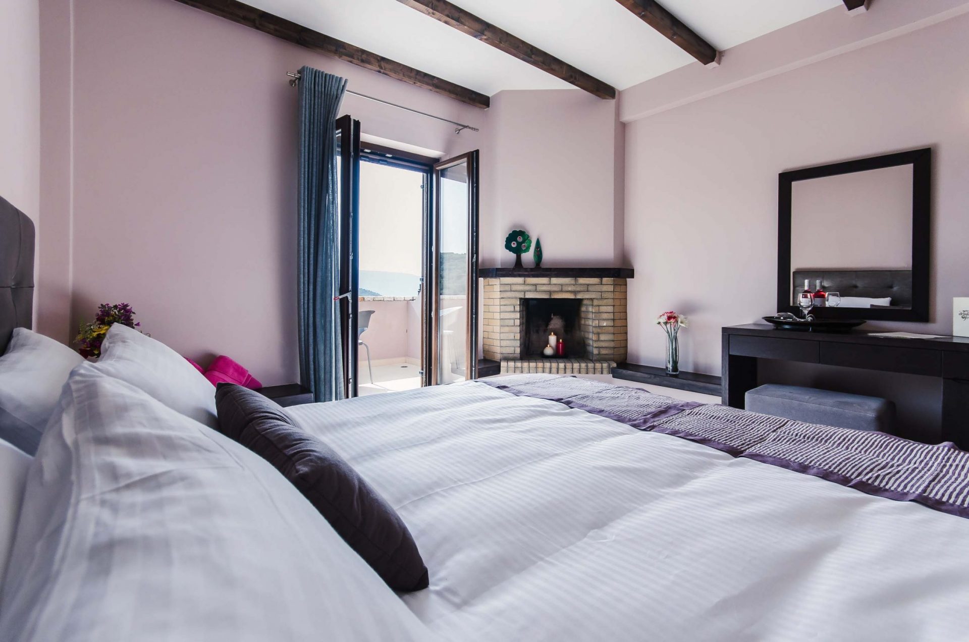 ROOM NICE