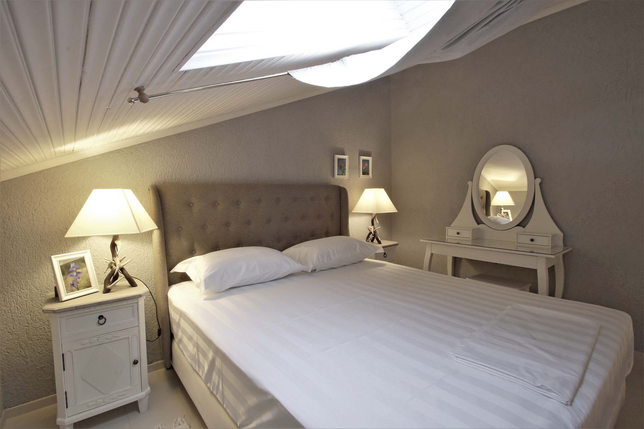 family-maisonette-attic-double-bed-202-skamnos