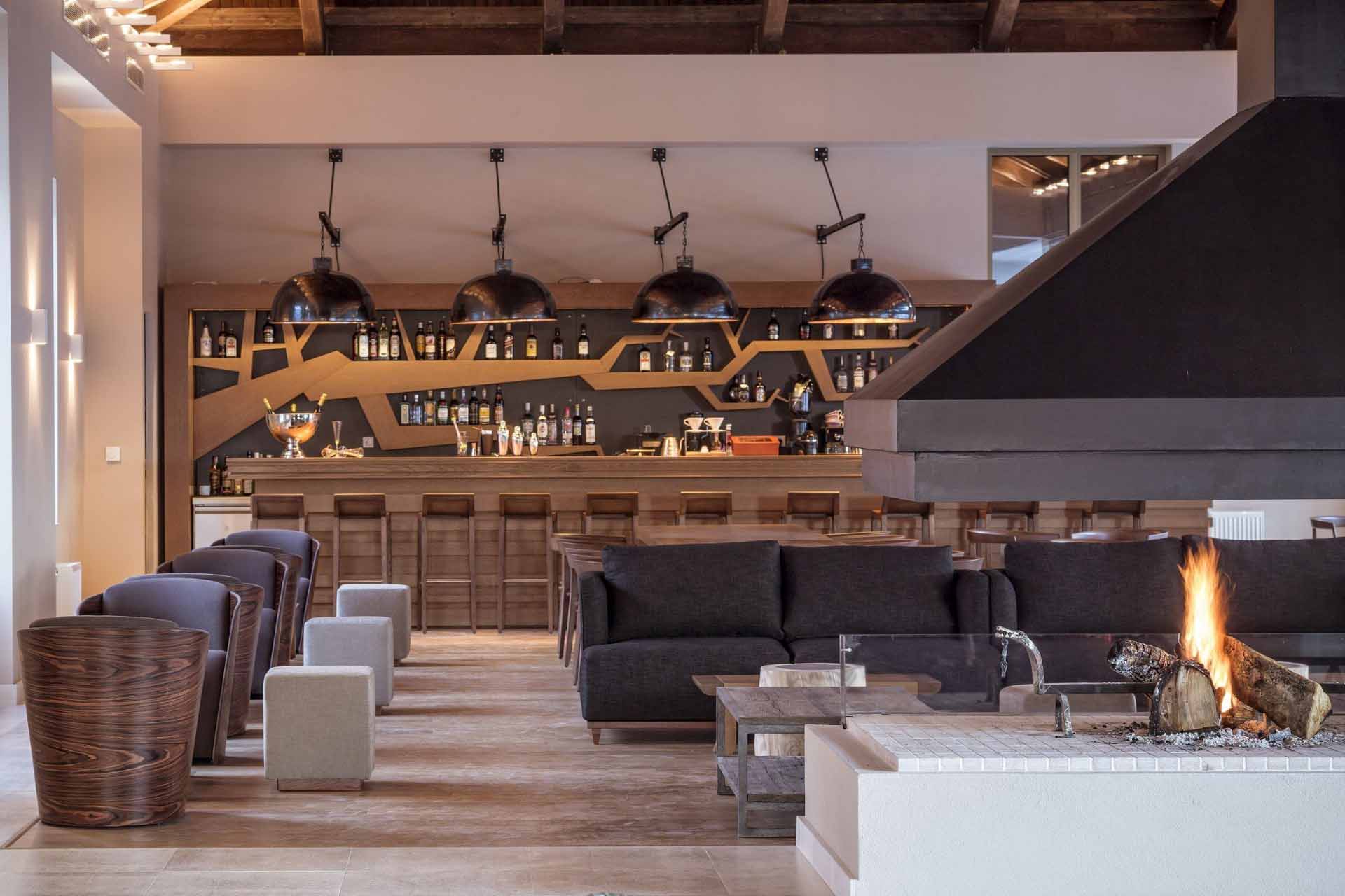 BEST BEST BAR LOBI